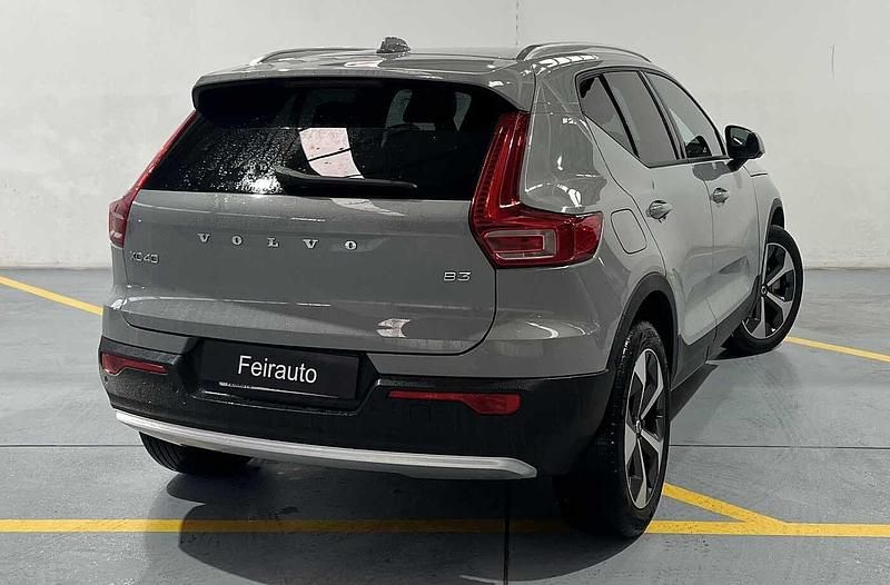 Usado Volvo XC40 163 HP (119 kW) 2026 Prateado SUV
