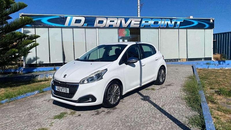 Branco Usado 2018 Peugeot 208 Allure Citadino | € 11.900 (Preço elevado) - Imagem 1/4