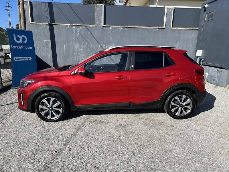 Usado Kia Stonic 100 HP (73 kW) 2021 Vermelho SUV