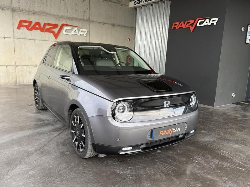 Usado Honda e Advance 113 kW (154 HP) 2021 Cinza Citadino