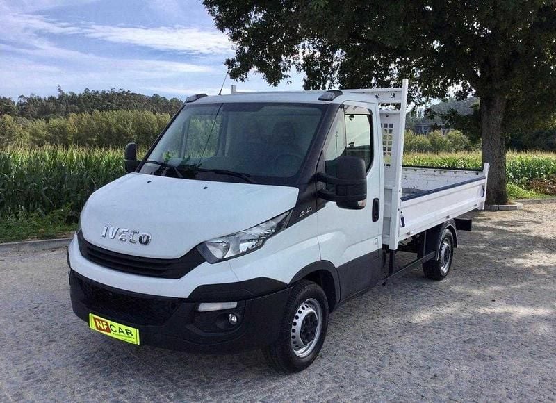 Branco Usado 2017 Iveco Daily Carrinha | € 31.900 - Imagem 1/4