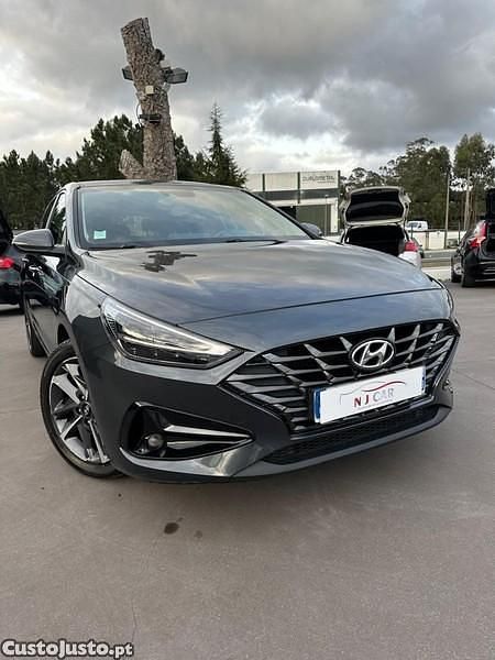 Branco Usado 2021 Hyundai i30 Edition Sedan | € 18.000 (Preço justo) - Imagem 1/1