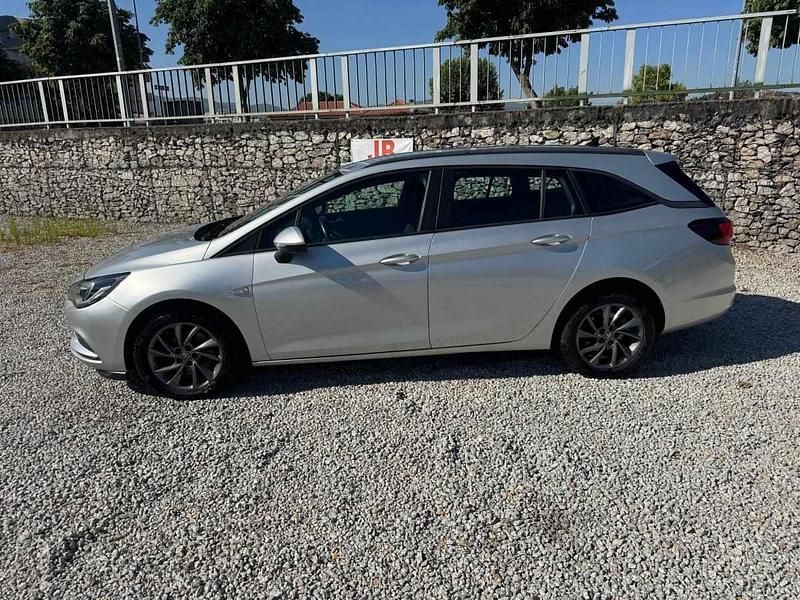 Usado Opel Astra Edition 110 HP (80 kW) 2016 Cinza Carrinha