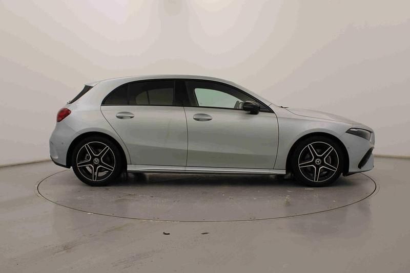 Usado Mercedes A200 163 HP (119 kW) 2025 Prateado Citadino