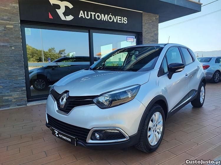 Cinza Usado 2016 Renault Captur Dynamique SUV | € 11.950 (Preço justo) - Imagem 1/1