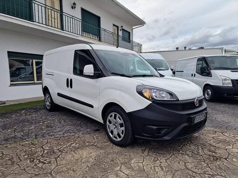 Usado Fiat Doblò 105 HP (77 kW) 2022 Branco Monovolume
