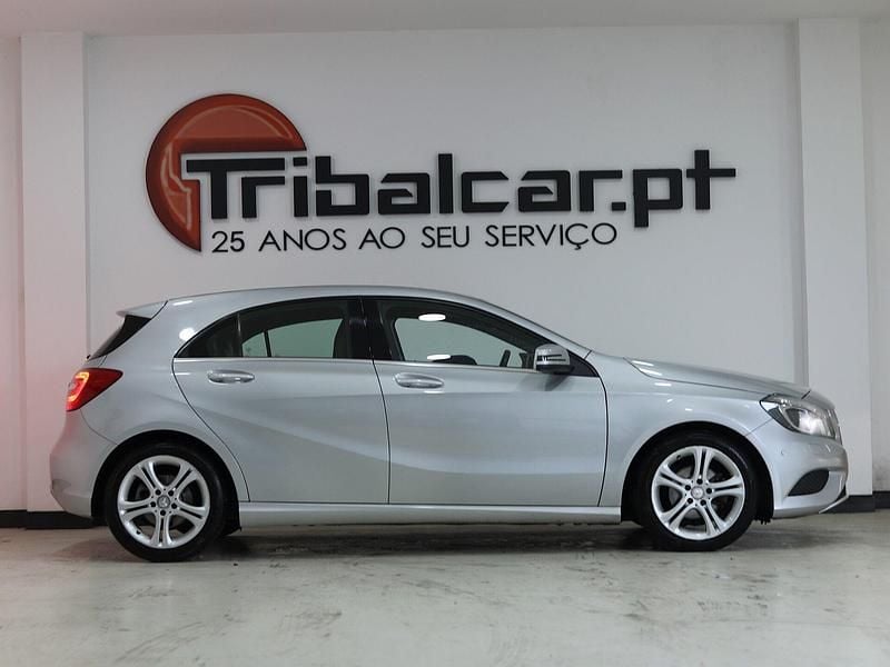 Usado Mercedes A180 Urban 109 HP (80 kW) 2015 Cinza