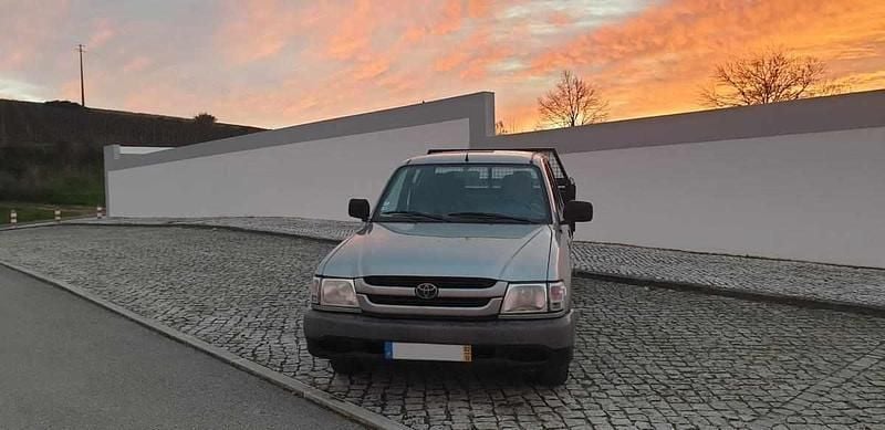 Usado Toyota HiLux 88 HP (64 kW) 2002 Cinzento Pickup