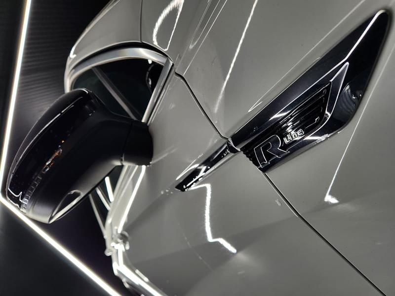 Usado VW Tiguan R-line 150 HP (110 kW) 2018 Branco SUV