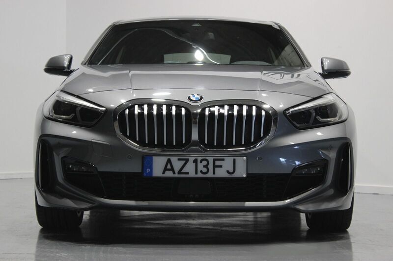 Cinza Usado 2023 BMW 116 Citadino | € 29.500 (Preço justo) - Imagem 1/4