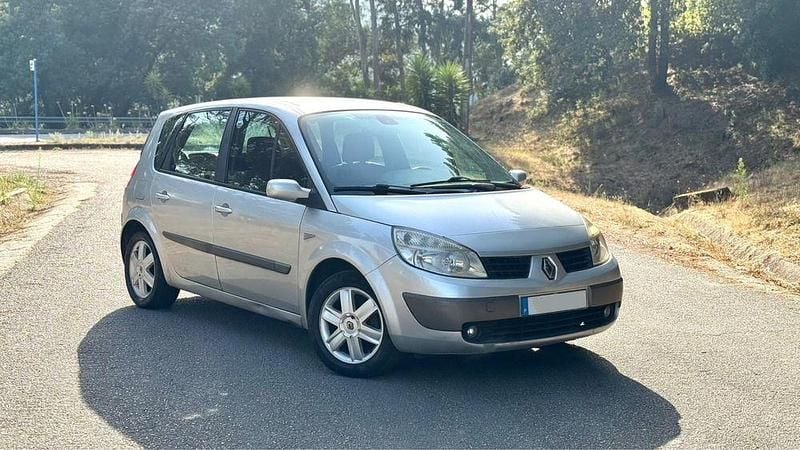 Usado 2006 Renault Scénic II Privilege Monovolume | € 2.499 (Super Preço) - Imagem 1/4