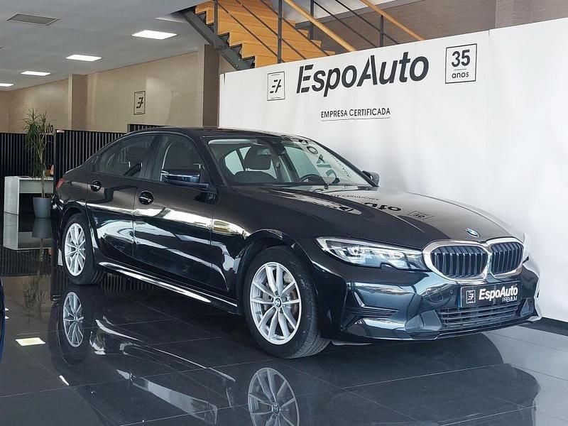 Preto Usado 2019 BMW 330 Sedan | € 25.900 (Preço justo) - Imagem 1/4