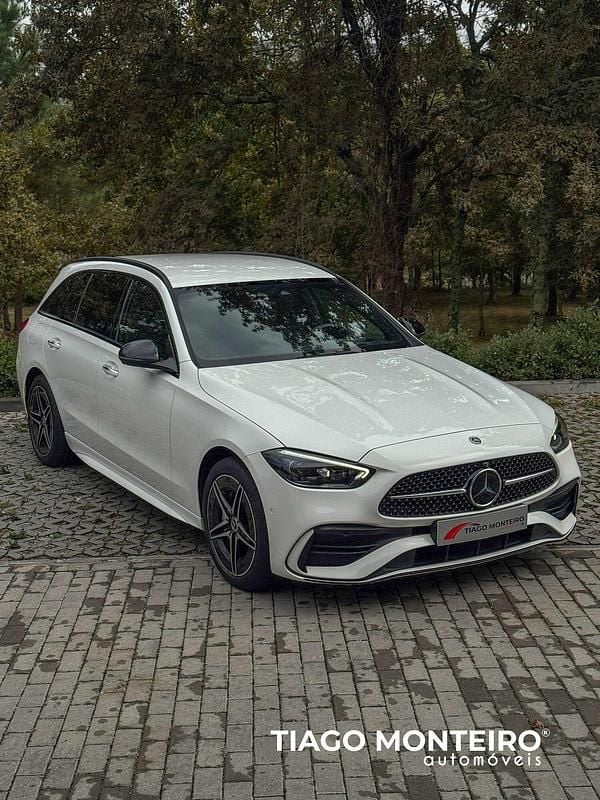 Usado Mercedes C300 Advanced 313 HP (230 kW) 2023 Branco Carrinha