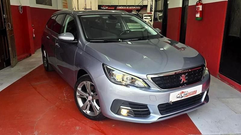 Cinzento Usado 2018 Peugeot 308 SW Active Carrinha | € 12.650 - Imagem 1/4