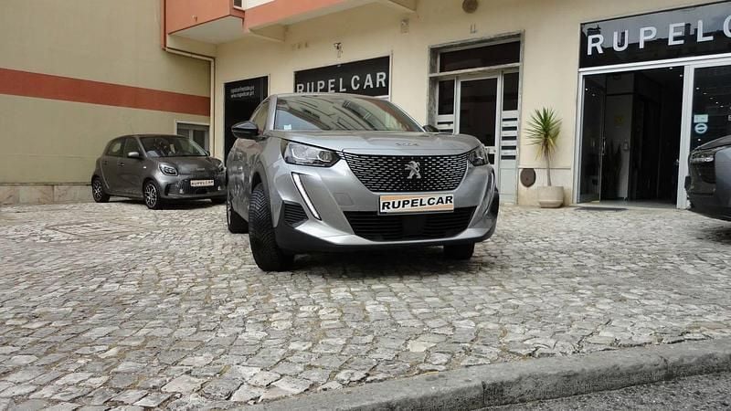 Usado Peugeot 2008 Active 100 kW (136 HP) 2023 Cinza SUV