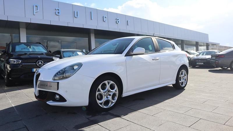 Branco Usado 2018 Alfa Romeo Giulietta | € 18.900 (Preço justo) - Imagem 1/4