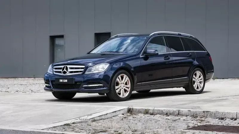 Usado Mercedes C220 Avantgarde 170 HP (125 kW) 2013 Azul Carrinha