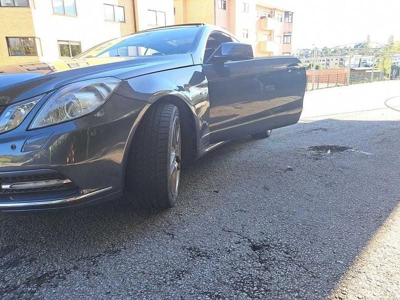 Usado 2011 Mercedes E220 Coupé | € 14.250 - Imagem 1/4