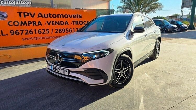 Branco Usado 2022 Mercedes EQA250 AMG line SUV | € 44.950 - Imagem 1/1