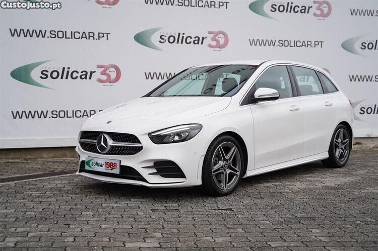 Branco Usado 2019 Mercedes B180 AMG line Monovolume | € 26.500 (Preço justo) - Imagem 1/1
