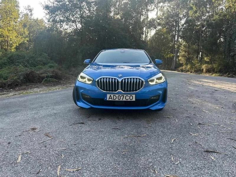 Azul Usado 2020 BMW 118 Citadino | € 27.900 (Caro) - Imagem 1/4