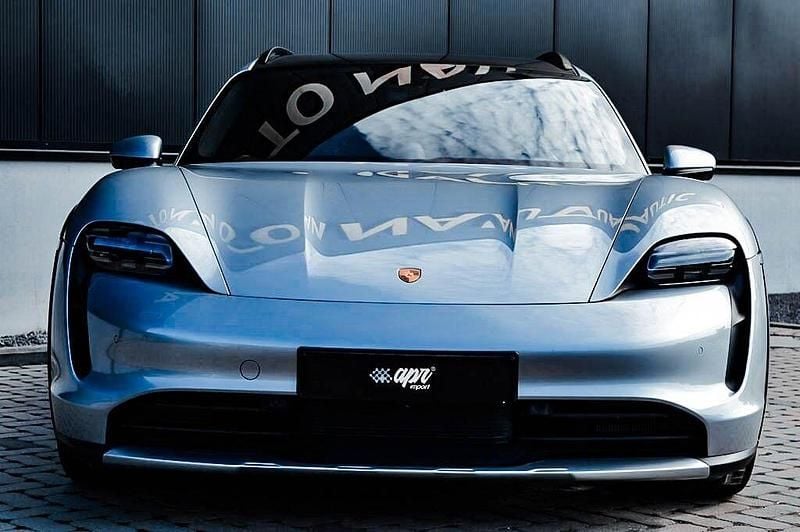 Cinza Usado 2022 Porsche Taycan Sedan | € 69.950 (Bom preço) - Imagem 1/4