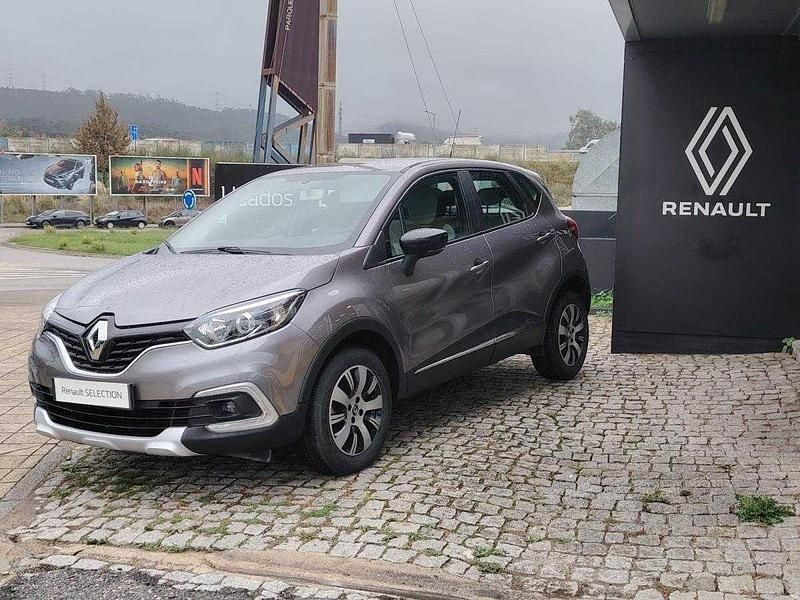Cinzento Usado 2017 Renault Captur SUV | € 13.600 (Preço justo) - Imagem 1/4