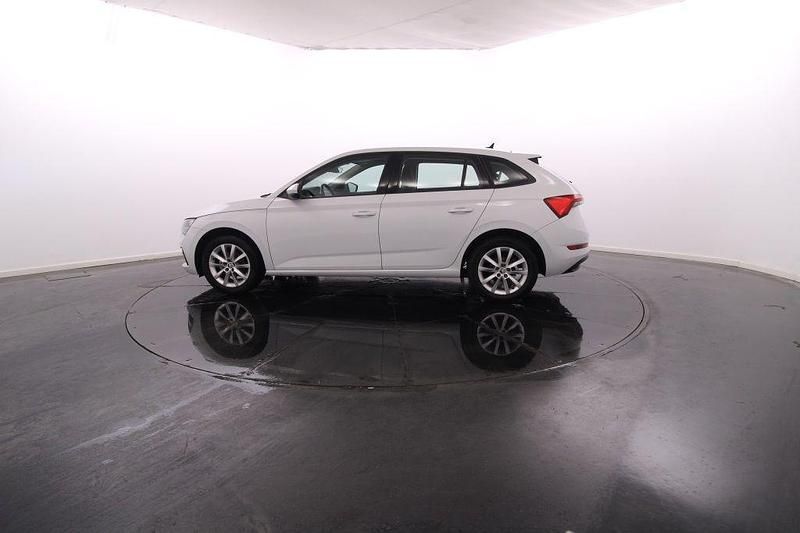 Usado Skoda Scala 95 HP (69 kW) 2022 Branco Citadino