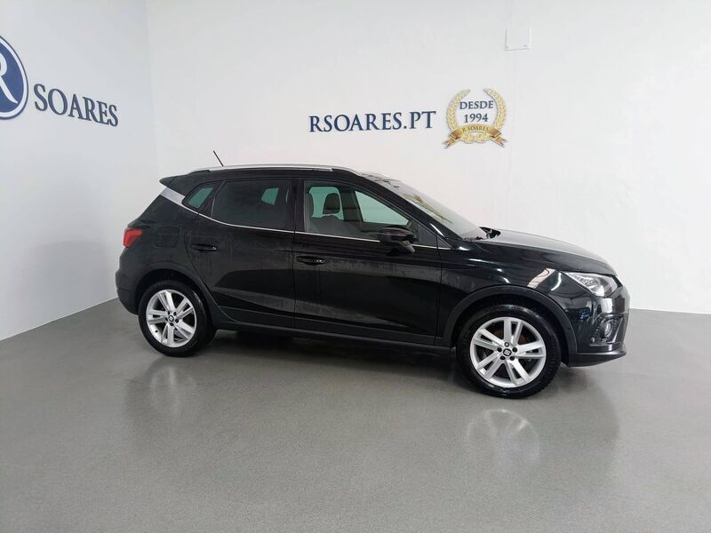 Usado Seat Arona FR 110 HP (80 kW) 2021 Preto SUV