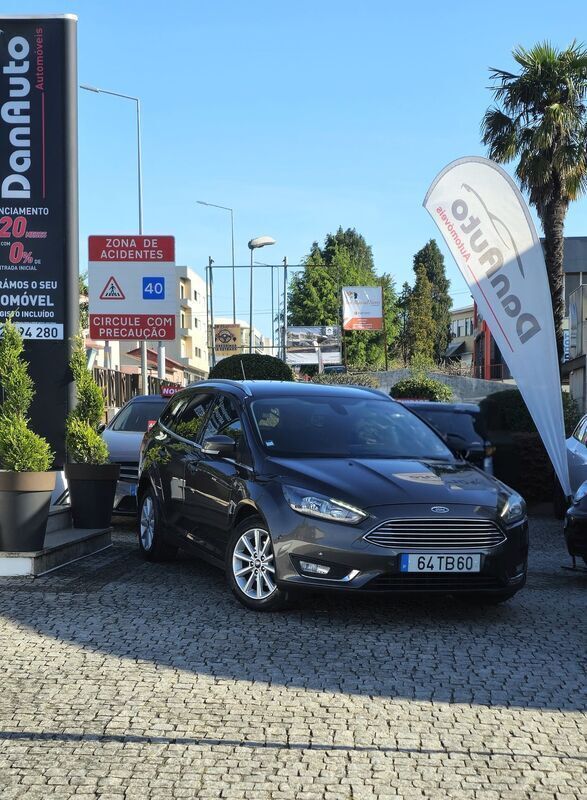 Cinza Usado 2017 Ford Focus Titanium Carrinha | € 10.995 (Preço justo) - Imagem 1/4