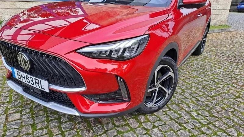 Usado MG HS 258 HP (189 kW) 2024 Vermelho SUV