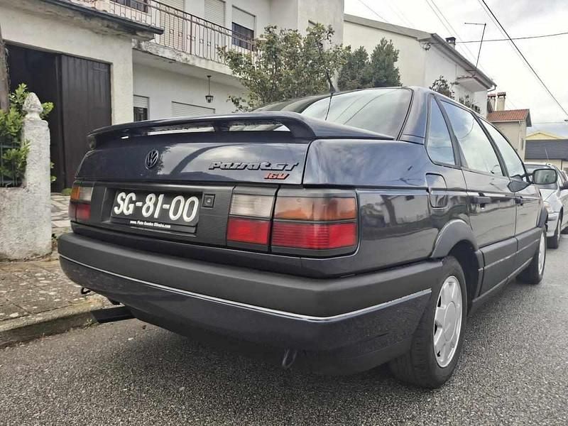 Azul Usado 1989 VW Passat | € 6.990 - Imagem 1/4