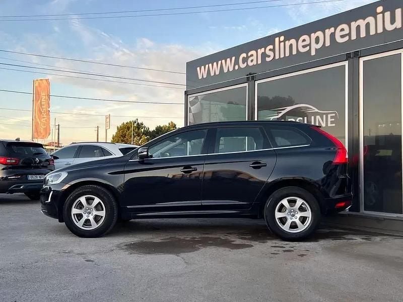 Usado Volvo XC60 Momentum 181 HP (133 kW) 2015 Preto SUV