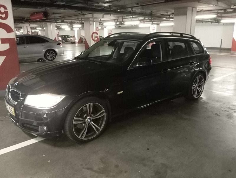 Preto Usado 2009 BMW 320 Sedan | € 7.750 (Super Preço) - Imagem 1/4