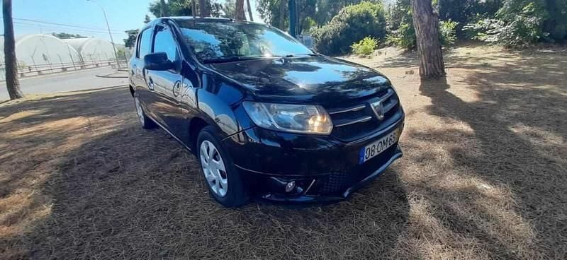 Preto Usado 2014 Dacia Sandero Citadino | € 4.921 (Super Preço) - Imagem 1/4