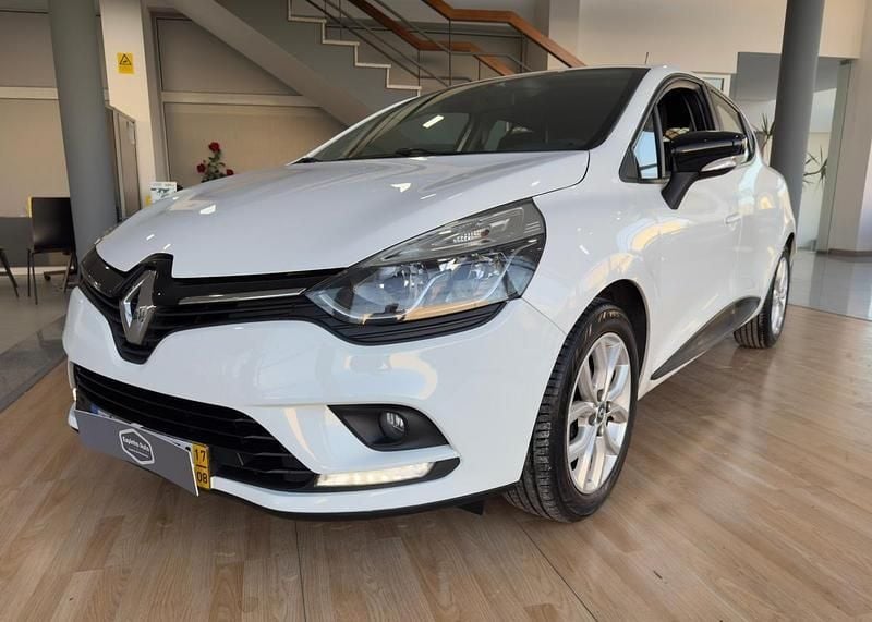 Branco Usado 2017 Renault Clio IV | € 7.990 (Bom preço) - Imagem 1/4