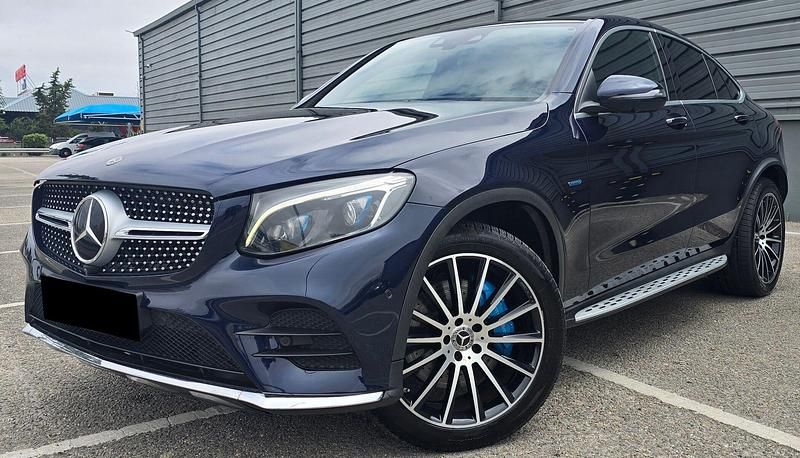 Azul Usado 2017 Mercedes GLC350 AMG line SUV | € 41.990 - Imagem 1/4