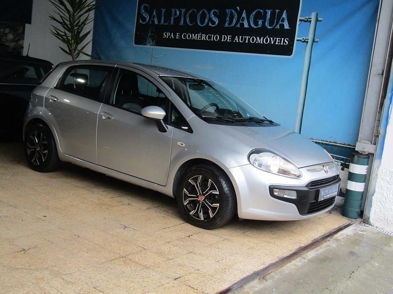 Cinza Usado 2011 Fiat Punto Evo Dynamic Citadino | € 5.980 (Preço justo) - Imagem 1/4