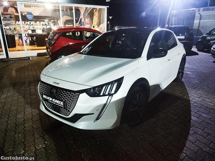 Usado Peugeot e-208 GT 100 kW (136 HP) 2021 Branco Citadino