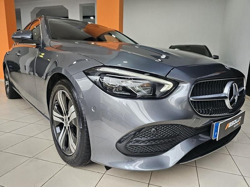Cinza Usado 2022 Mercedes C220 Avantgarde Sedan | € 38.990 (Preço justo) - Imagem 1/4
