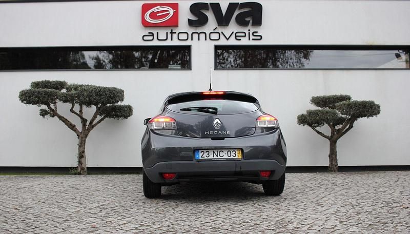 Usado Renault Mégane III Dynamique 110 HP (80 kW) 2012 Cinza Citadino