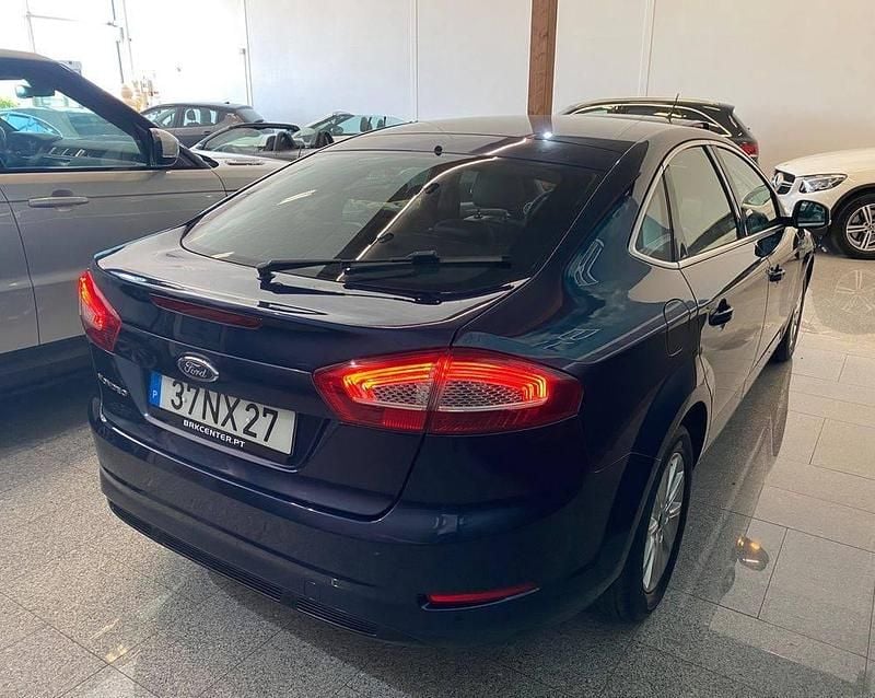 Usado Ford Mondeo 140 HP (102 kW) 2013 Azul