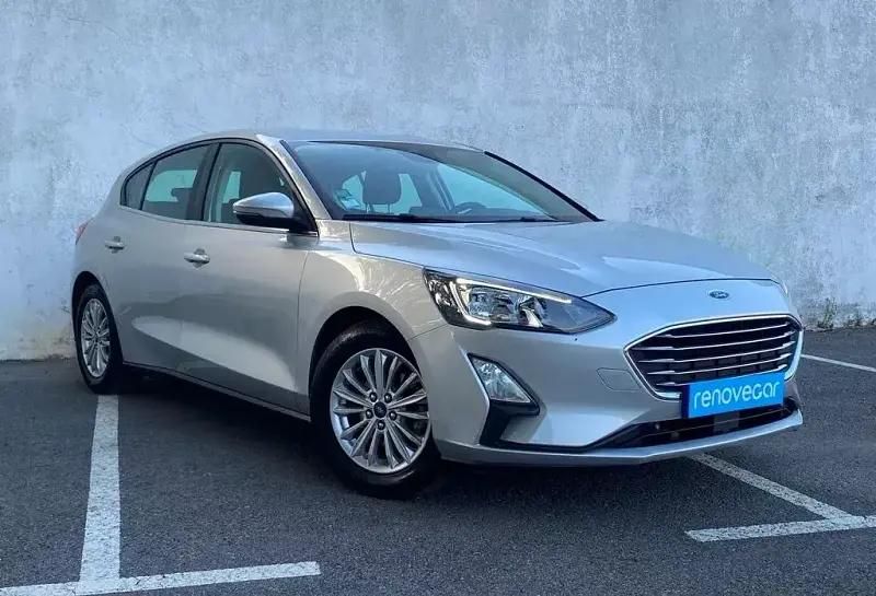 Cinzento Usado 2021 Ford Focus Titanium Citadino | € 14.900 (Bom preço) - Imagem 1/4