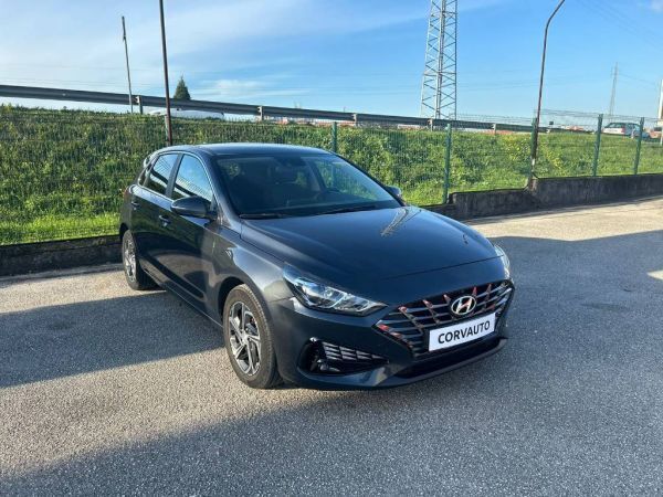Dark knight (metalizada) Usado 2022 Hyundai i30 Style | € 20.500 (Preço elevado) - Imagem 1/4