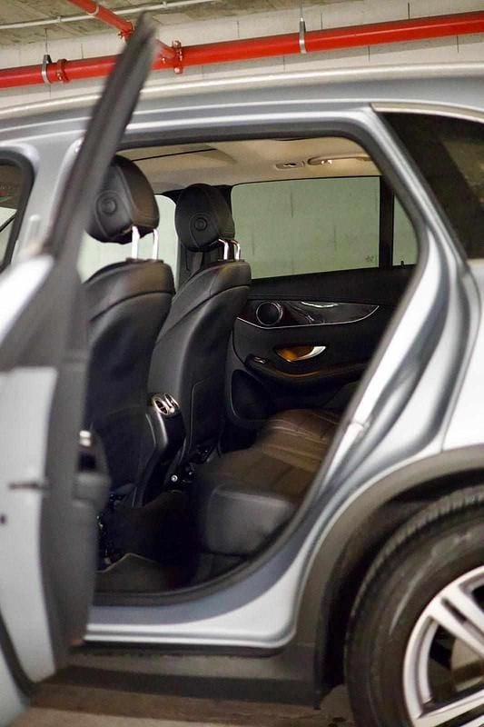 Usado Mercedes GLC300 258 HP (189 kW) 2021 Cinzento Citadino