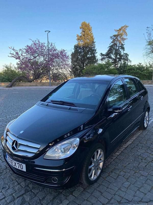 Preto Usado 2007 Mercedes B180 Monovolume | € 6.500 (Super Preço) - Imagem 1/4
