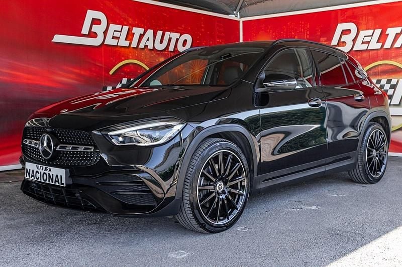 Preto Usado 2020 Mercedes GLA220 AMG line SUV | € 41.500 - Imagem 1/4