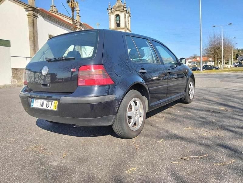 Usado VW Golf IV 116 HP (85 kW) 2000 Preto Citadino