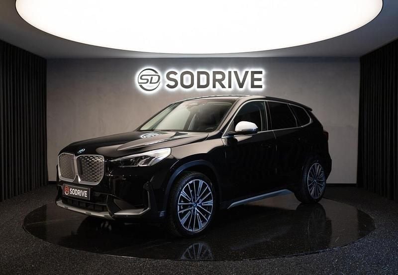 Preto Usado 2024 BMW iX SUV | € 42.900 - Imagem 1/4