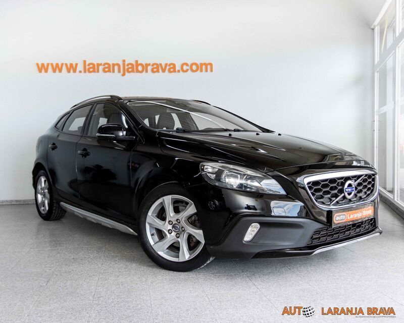 Preto Usado 2013 Volvo V40 Summum Carrinha | € 11.900 (Preço justo) - Imagem 1/4